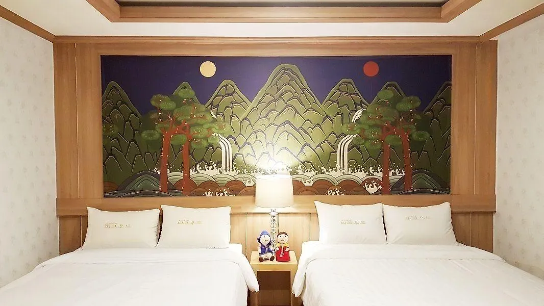 Hotel Parkwood Incheon Airport 3*,
