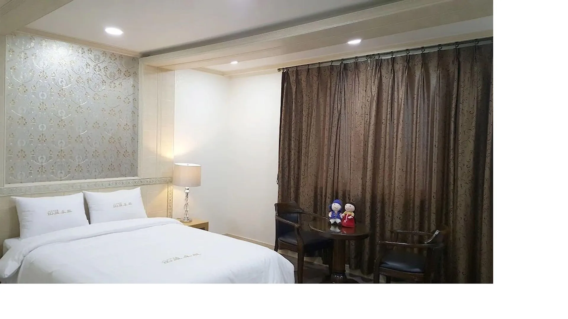 Hotel Parkwood Incheon Airport 3*,
