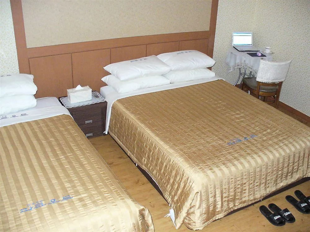 Hotel Parkwood Incheon Airport