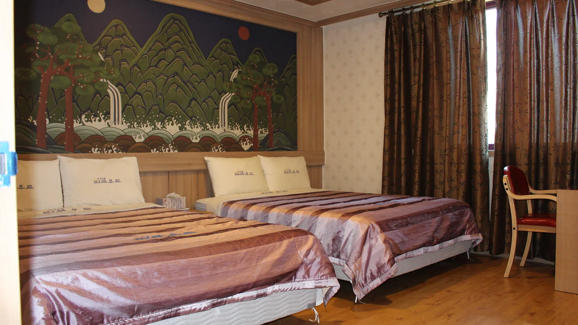 Hotel Parkwood Incheon Airport 3*,