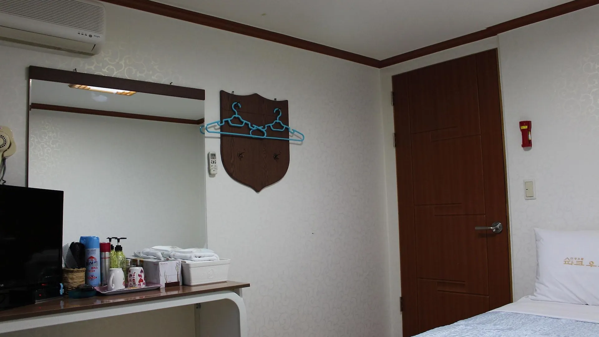 Hotel Parkwood Incheon Airport 3*,