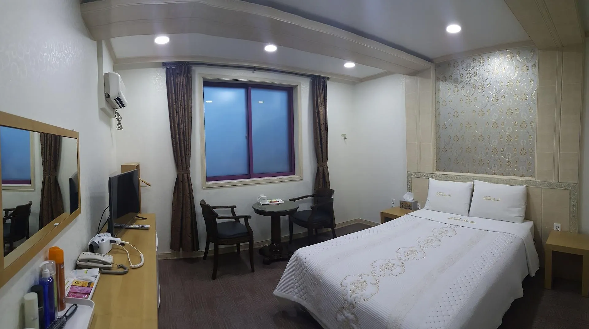 Hotel Parkwood Incheon Airport 3*,
