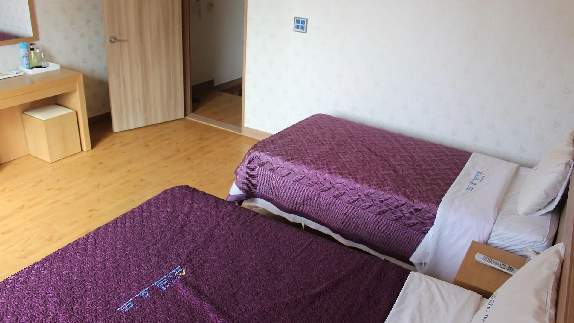 Hotel Parkwood Incheon Airport 3*,