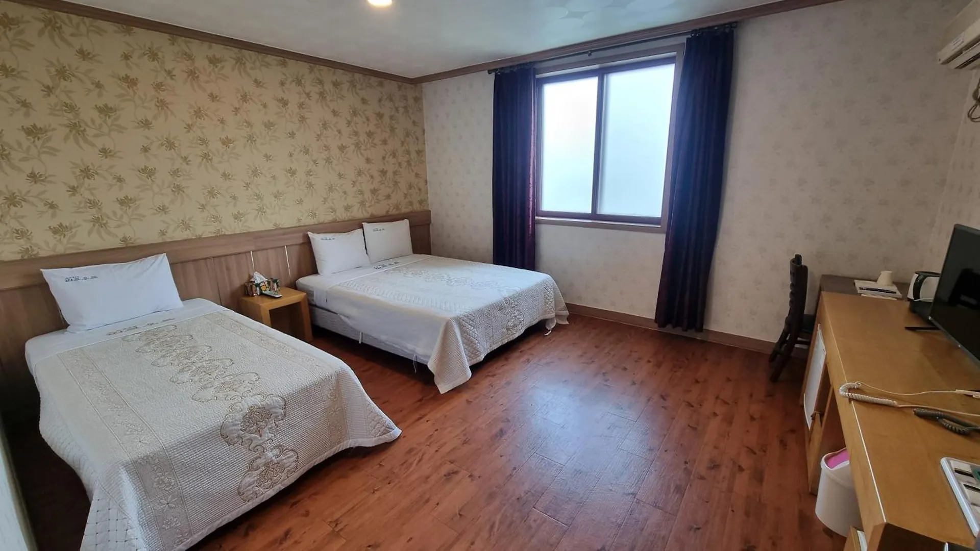 ***  Hotel Parkwood Incheon Airport South Korea