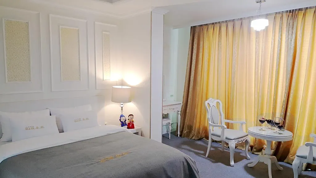 Hotel Parkwood Incheon Airport 3*,