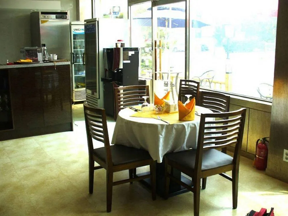 Hotel Parkwood Incheon Airport
